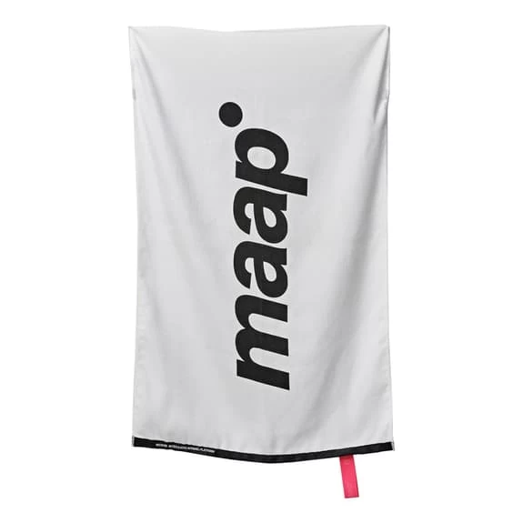 Serviette MAAP Training Blanc Noir 3 Serviette MAAP Training Blanc Noir